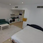 503 Cozy Studio Near The Metro And The Beach